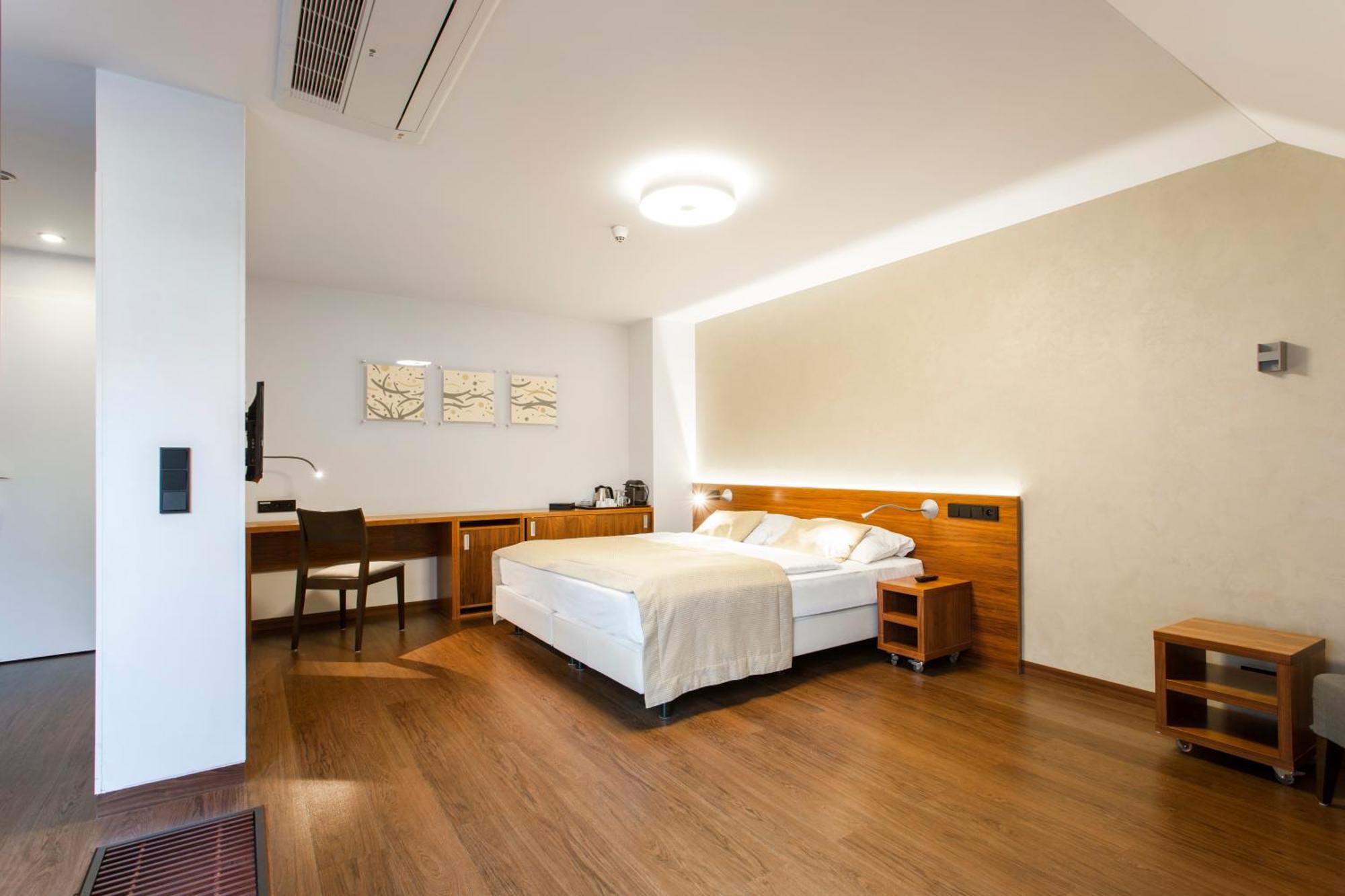 Carol Hotel Praha